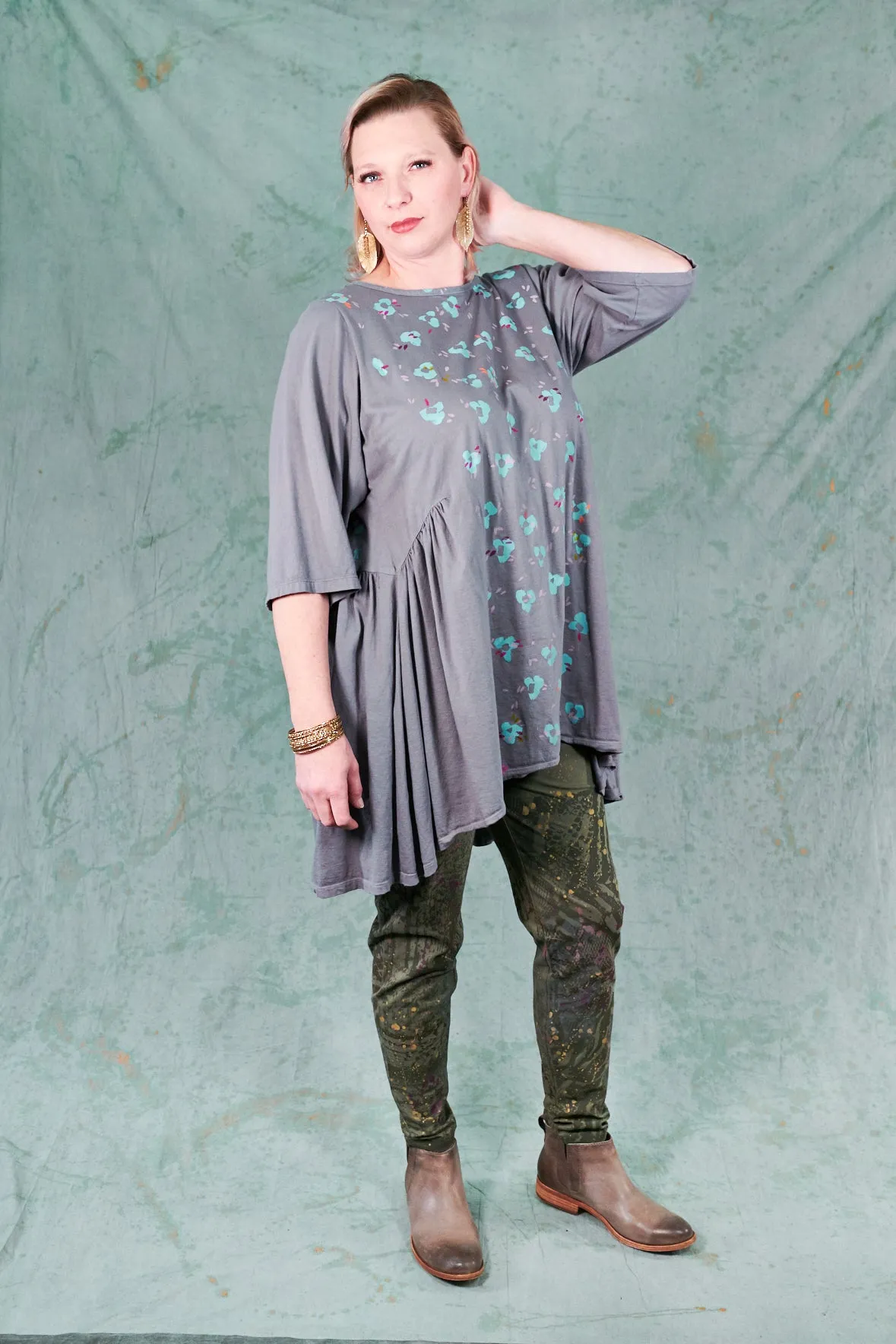 2284 Jen's Tunic Pewter-Spring Flower