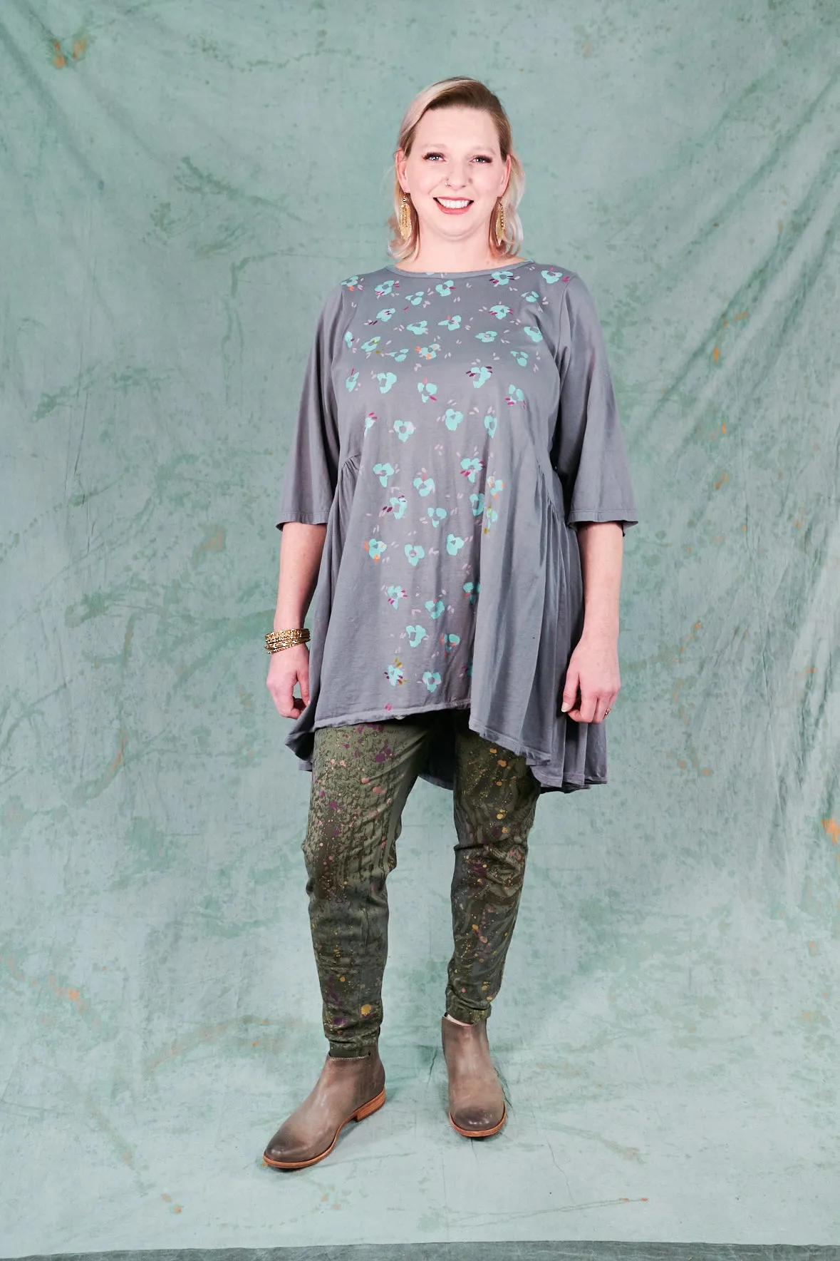 2284 Jen's Tunic Pewter-Spring Flower
