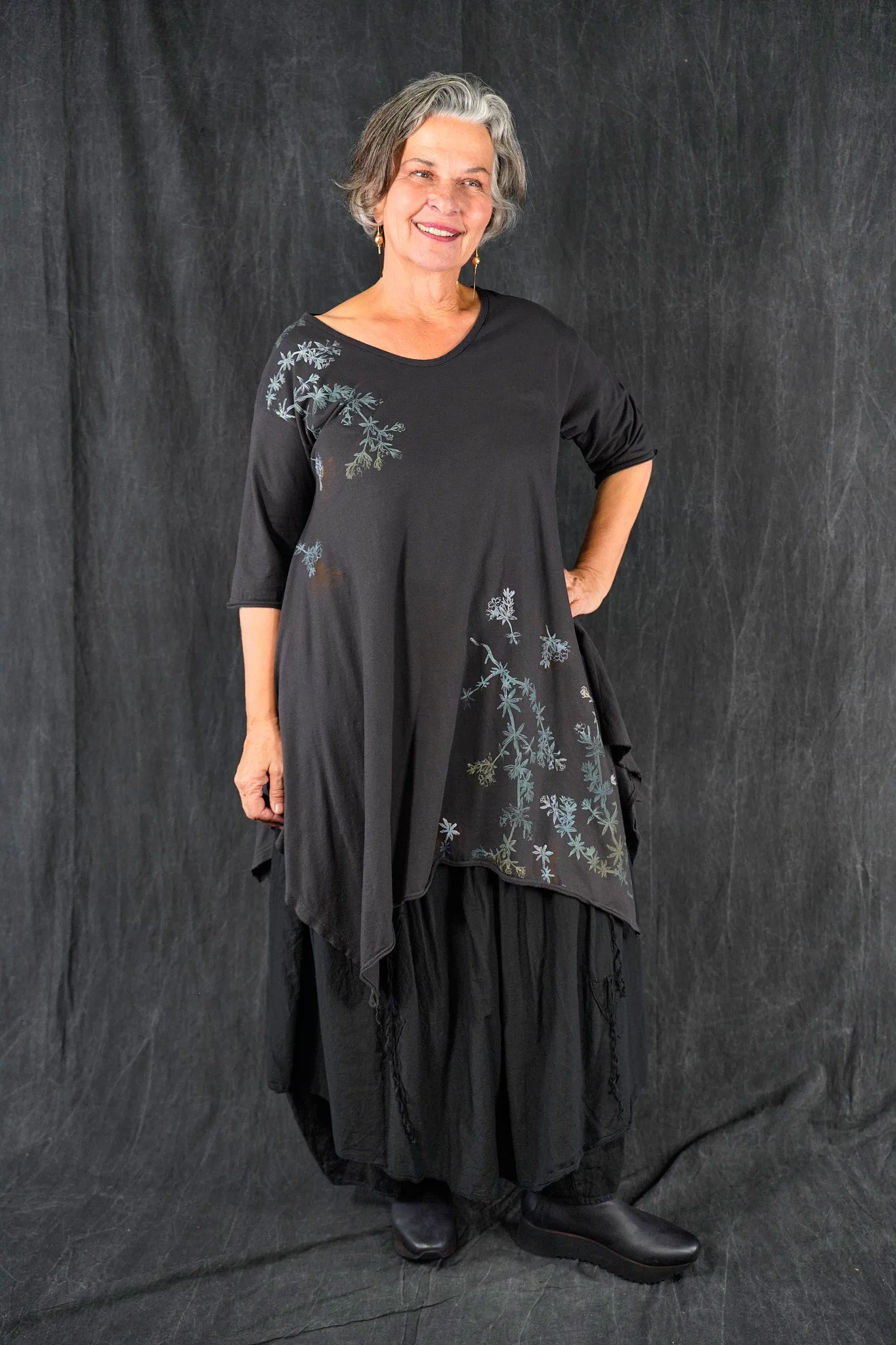 2335 Origami Tunic Black Sand-P