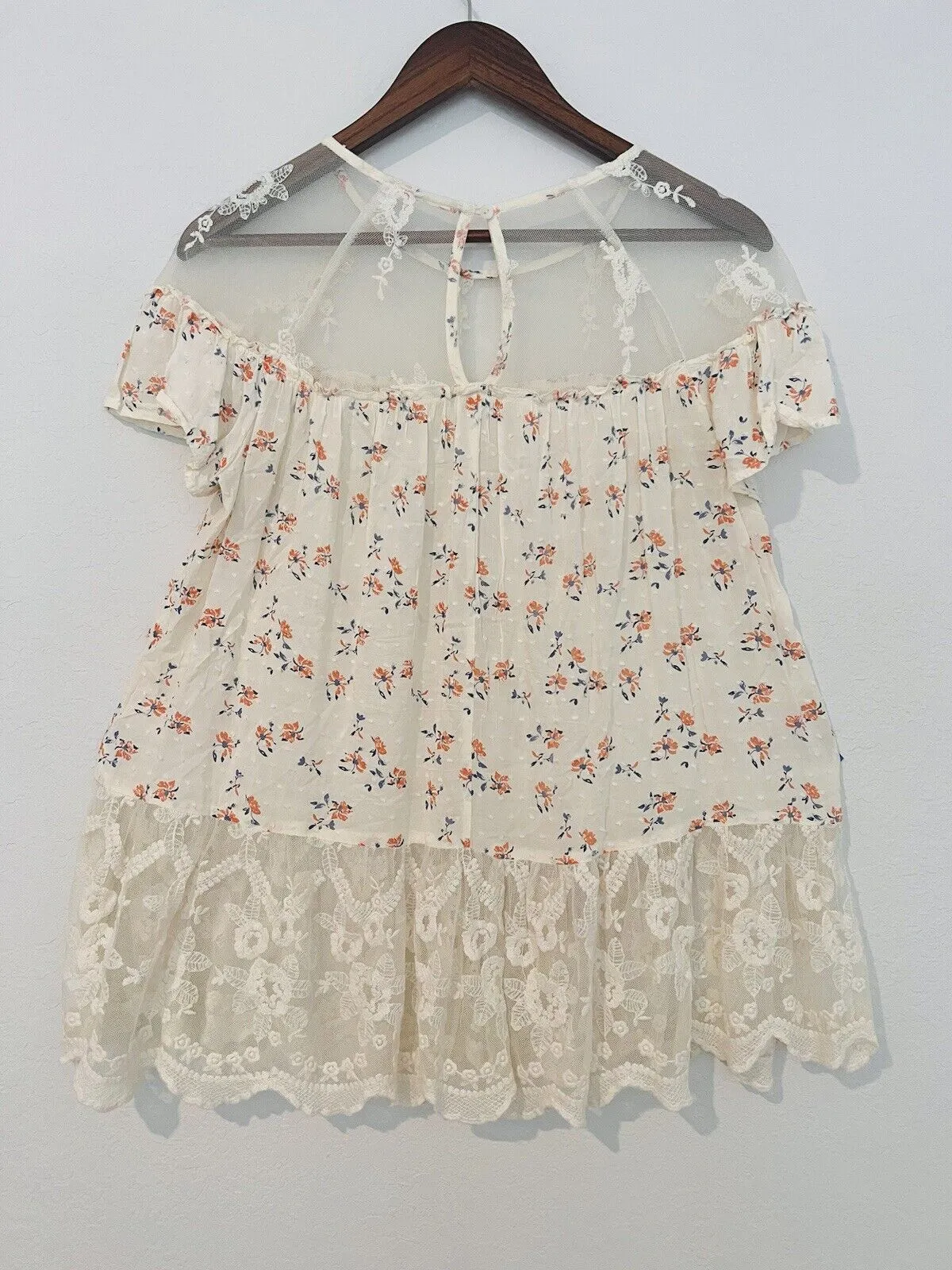 ALTAR'D STATE Womens Floral Tunic Top Sz M Lace Short Sleeve Boho Coquette