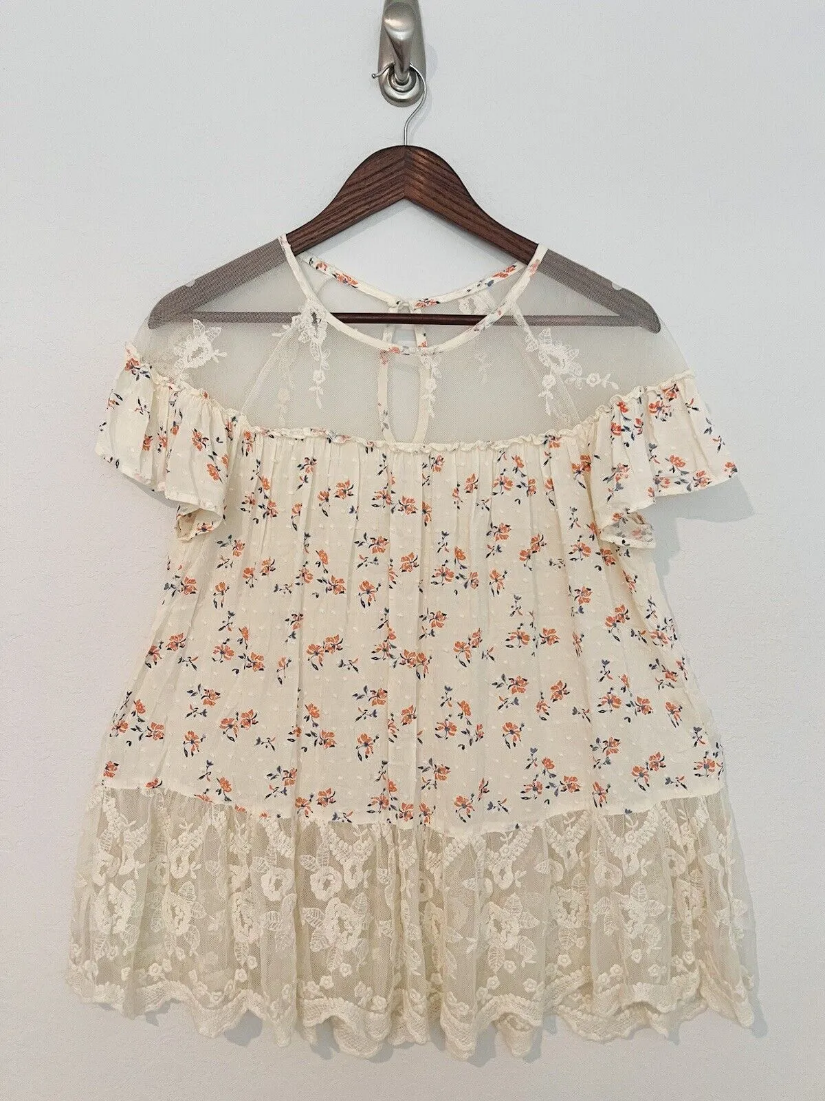 ALTAR'D STATE Womens Floral Tunic Top Sz M Lace Short Sleeve Boho Coquette