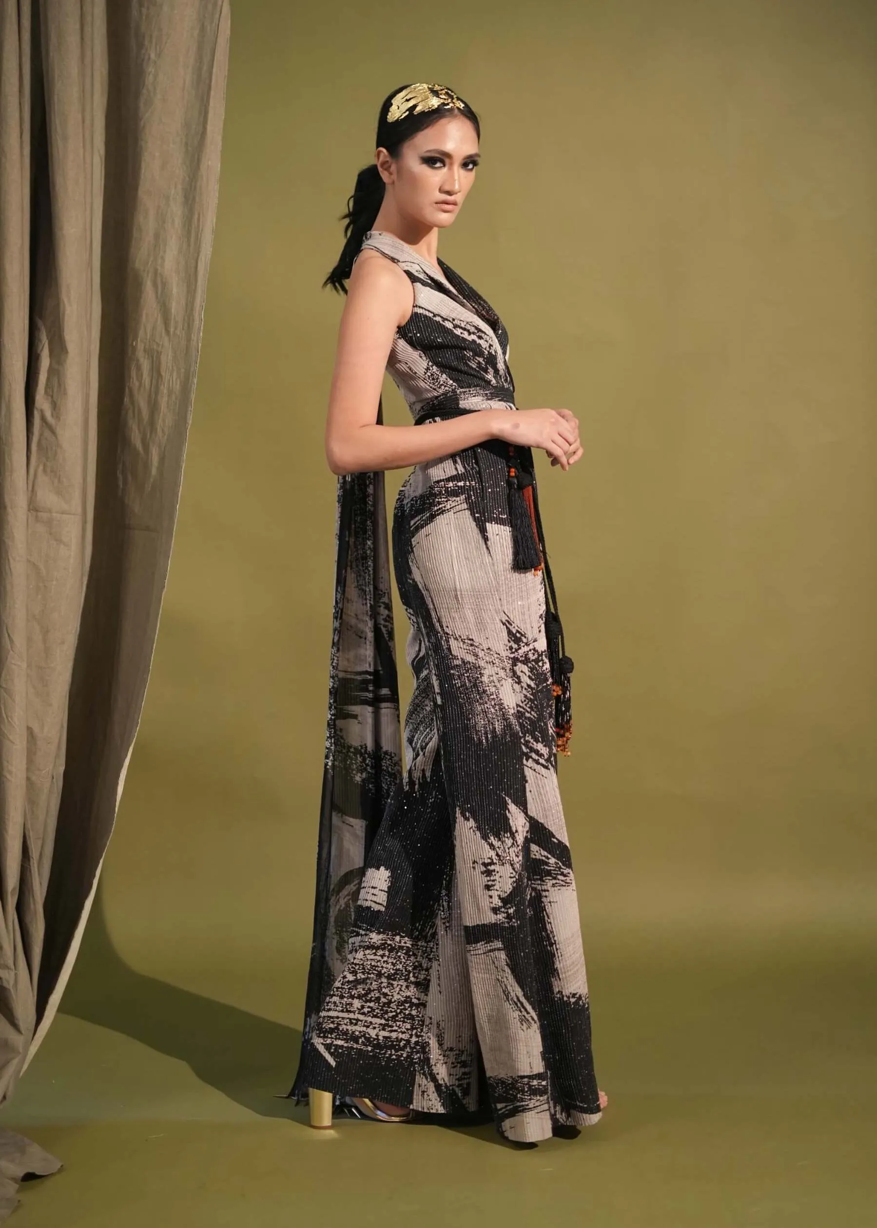 Black & white stroke print jumpsuit sari