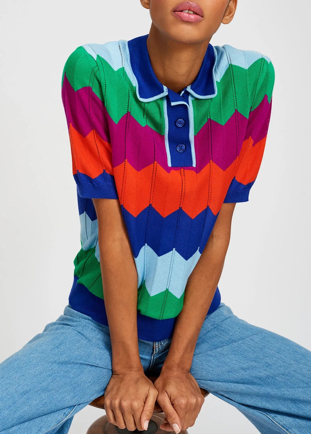 Bright multicolored zigzag pattern knitted polo shirt
