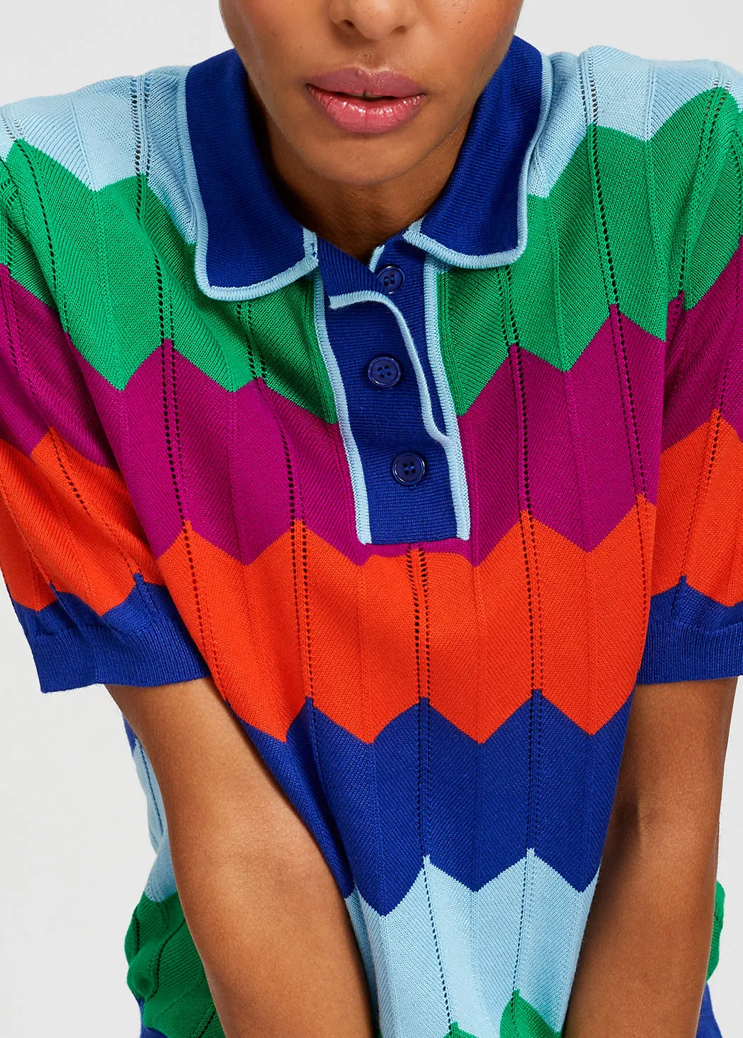 Bright multicolored zigzag pattern knitted polo shirt