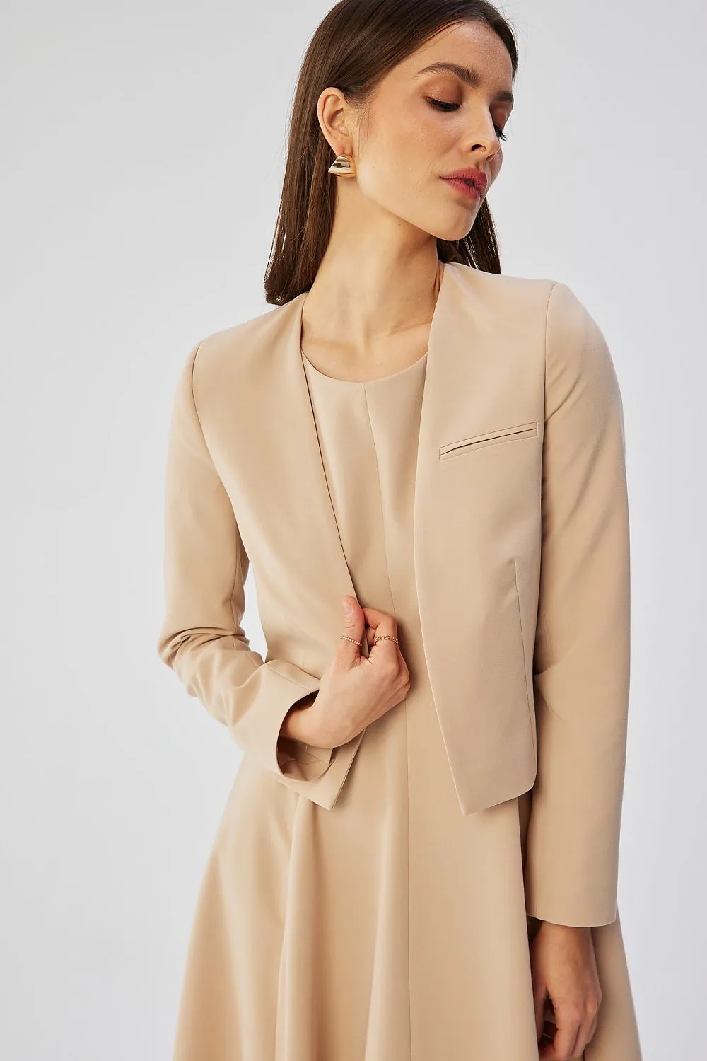 Chic No-Collar Jacket Design