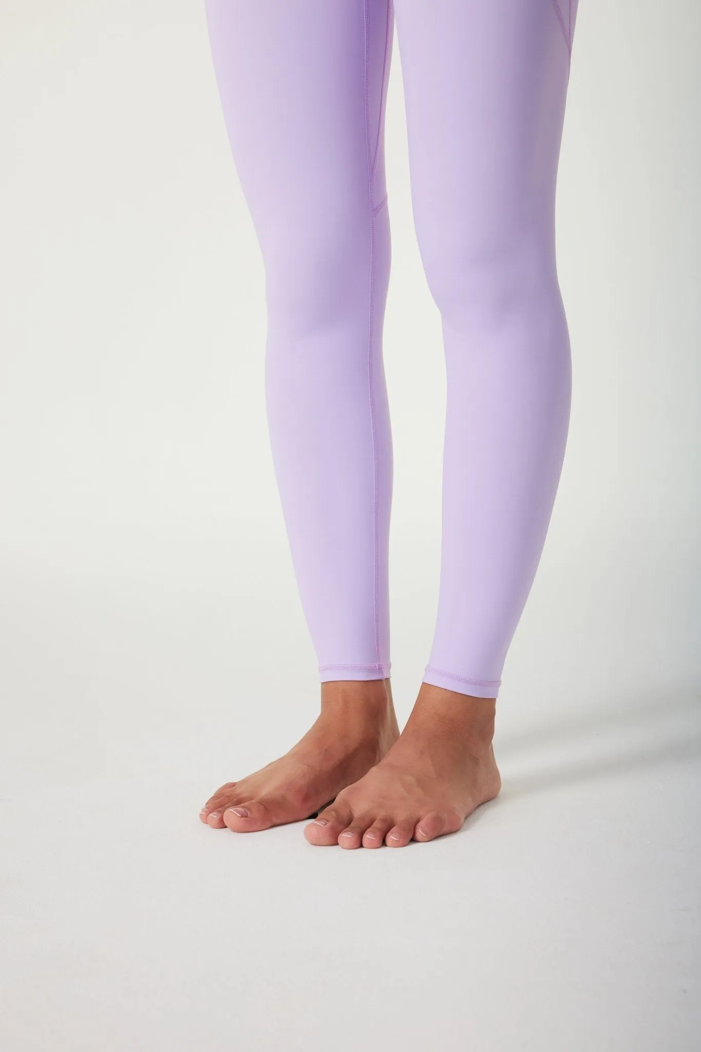 FlowRise Women’s Seamless High-Waisted Leggings – Ultra-Soft Workout Tights with Side Pockets for Yoga, Training & Everyday Wear