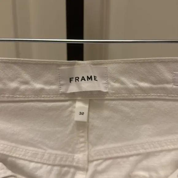 FRAME women’s LE SIMONE SHORT RAW RUMPLED BLANC GRIND