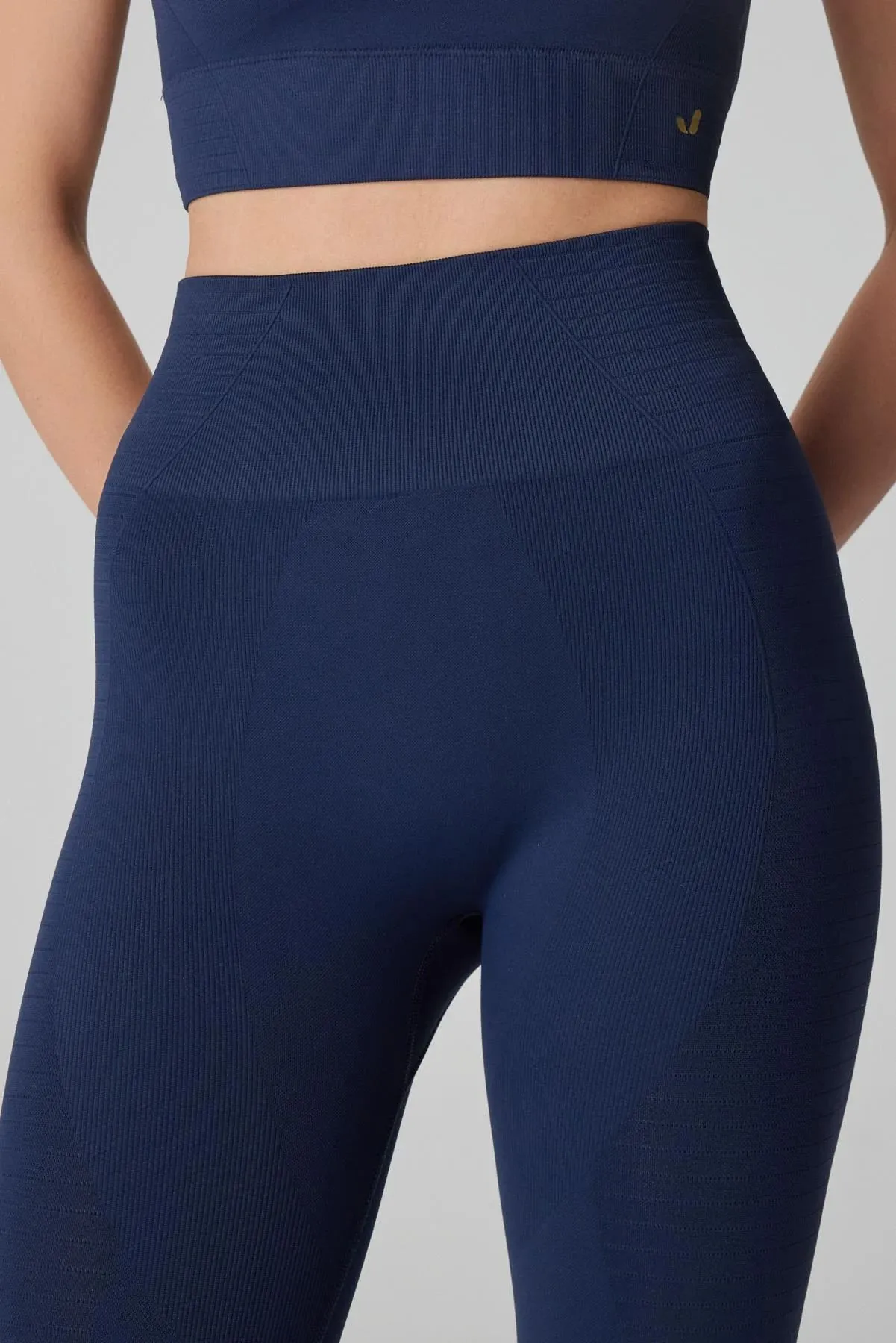Gela navy leggings