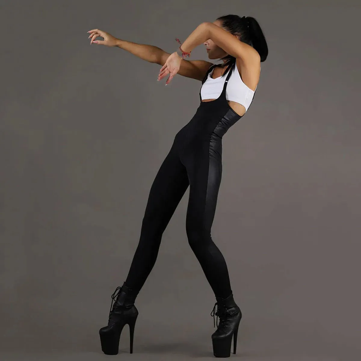 Gymdolphins 2023 Spring Summer New Black Solid Color Sling Jumpsuit Breathable Sports Bodysuit Fitness Jump Suits For Women