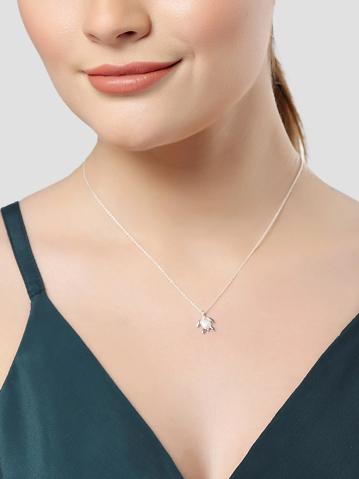 KUNUZ 925 Sterling Silver Turtle Shape Pendant with Chain for Women