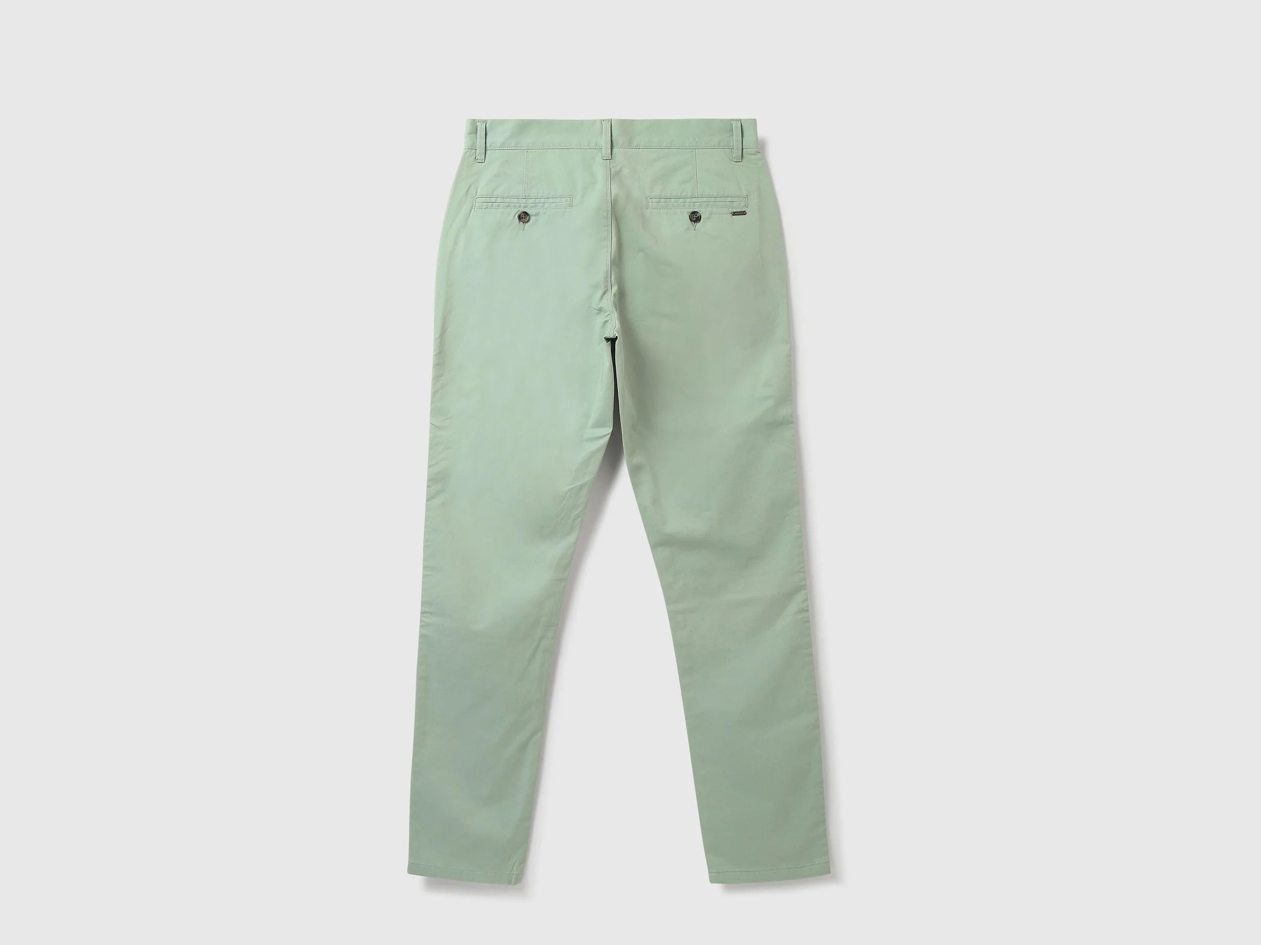 Men Solid Slim Fit Trousers