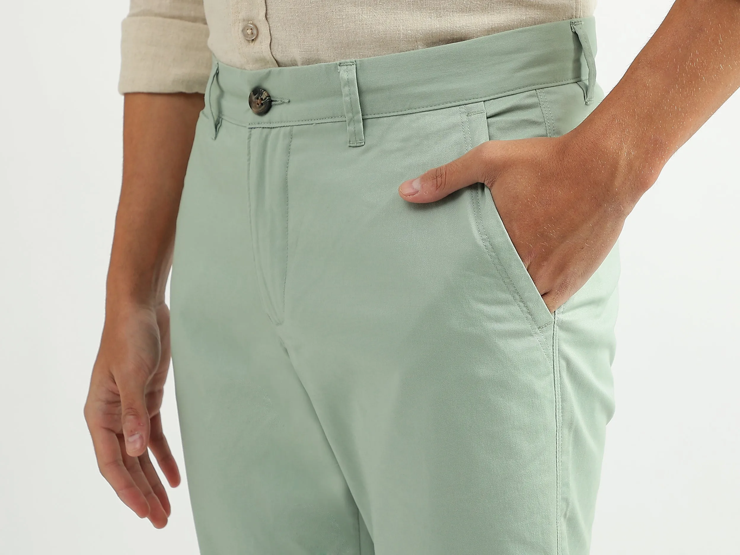 Men Solid Slim Fit Trousers