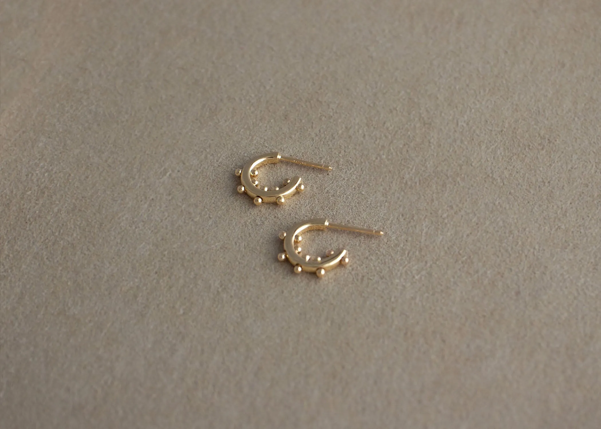 Mini Narumi Hoops