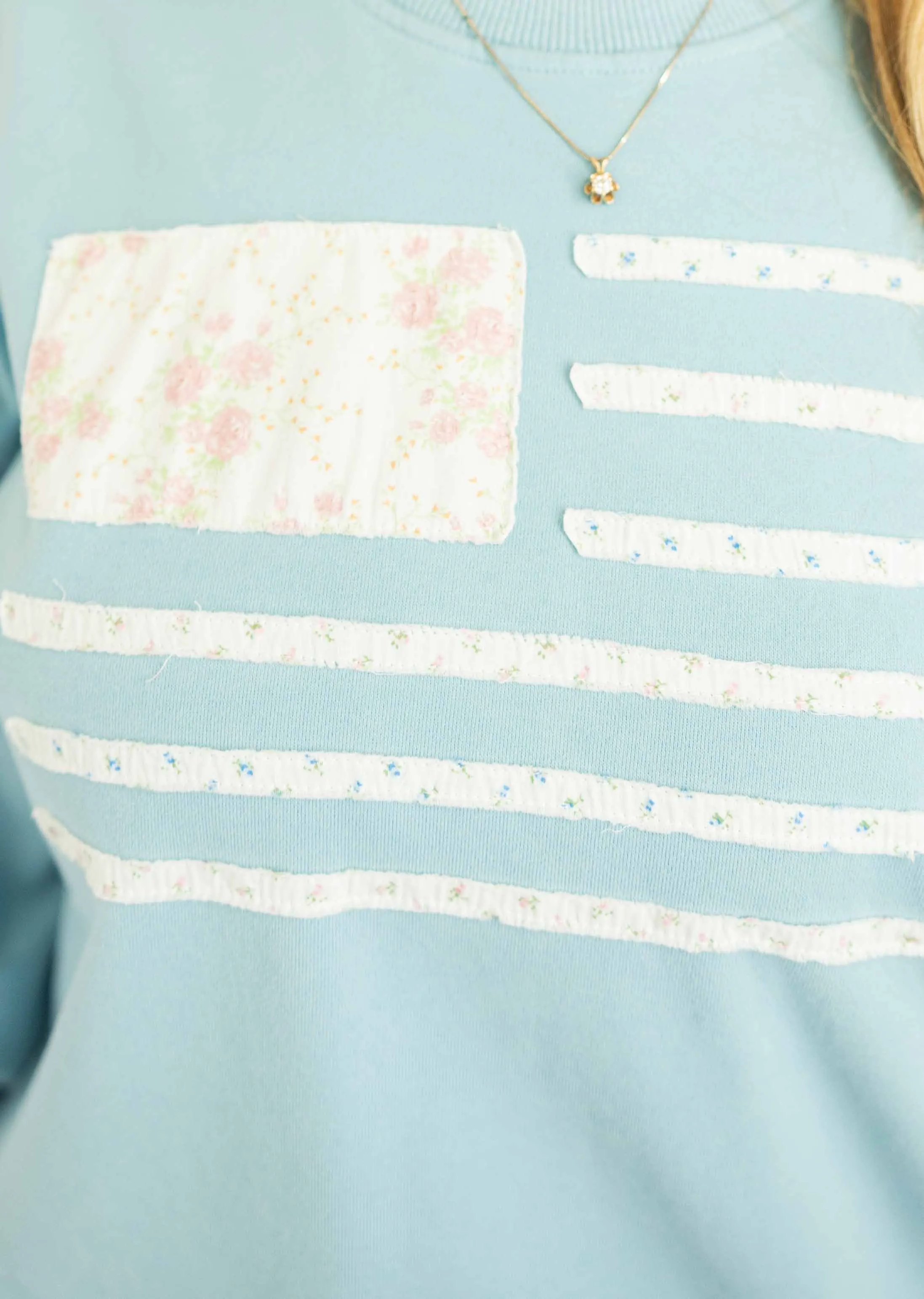 RAELYNN FLORAL PATCH FLAG SWEATSHIRT