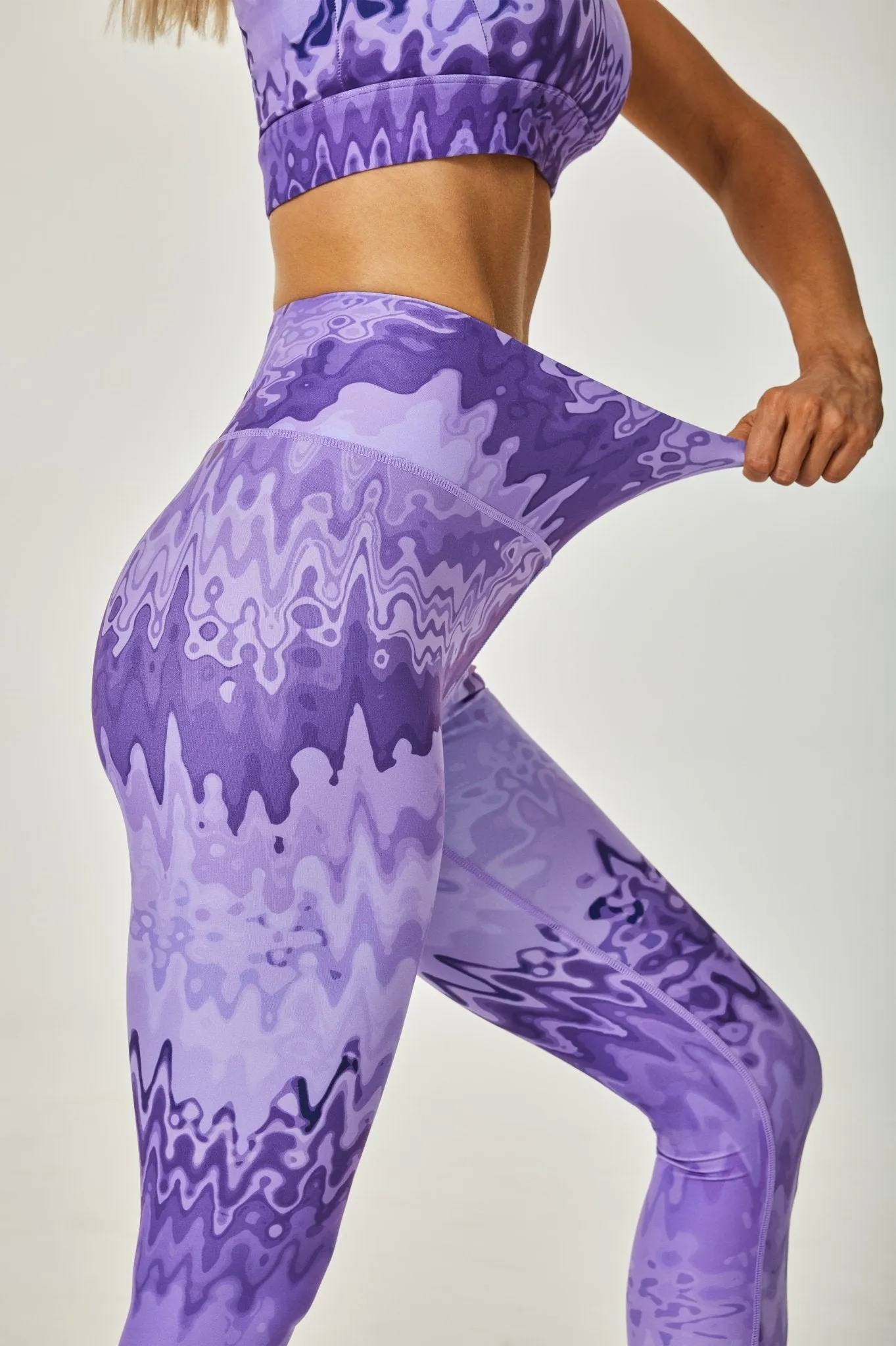 Ripple Energy High-Waist Leggings – Seamless Full-Length Workout Pants with Ombre Wave Pattern