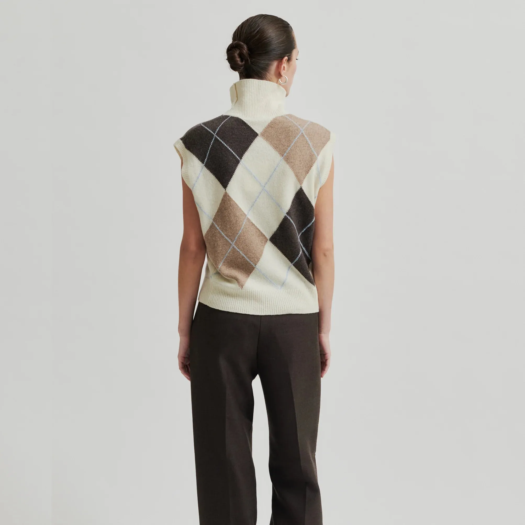 Second Female - Agilla Mulch Vest