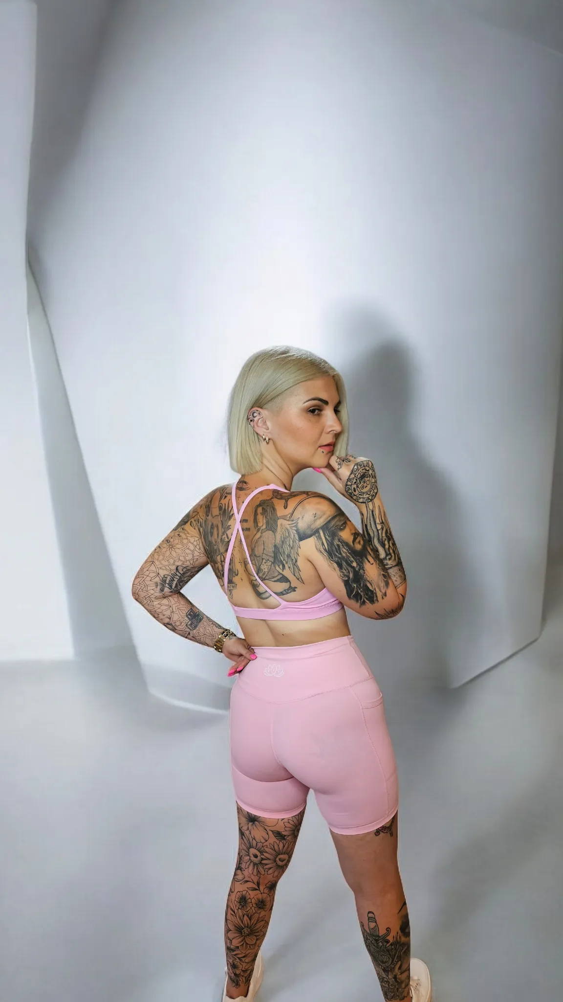 Sleek Pink V-Line Active Crop Top