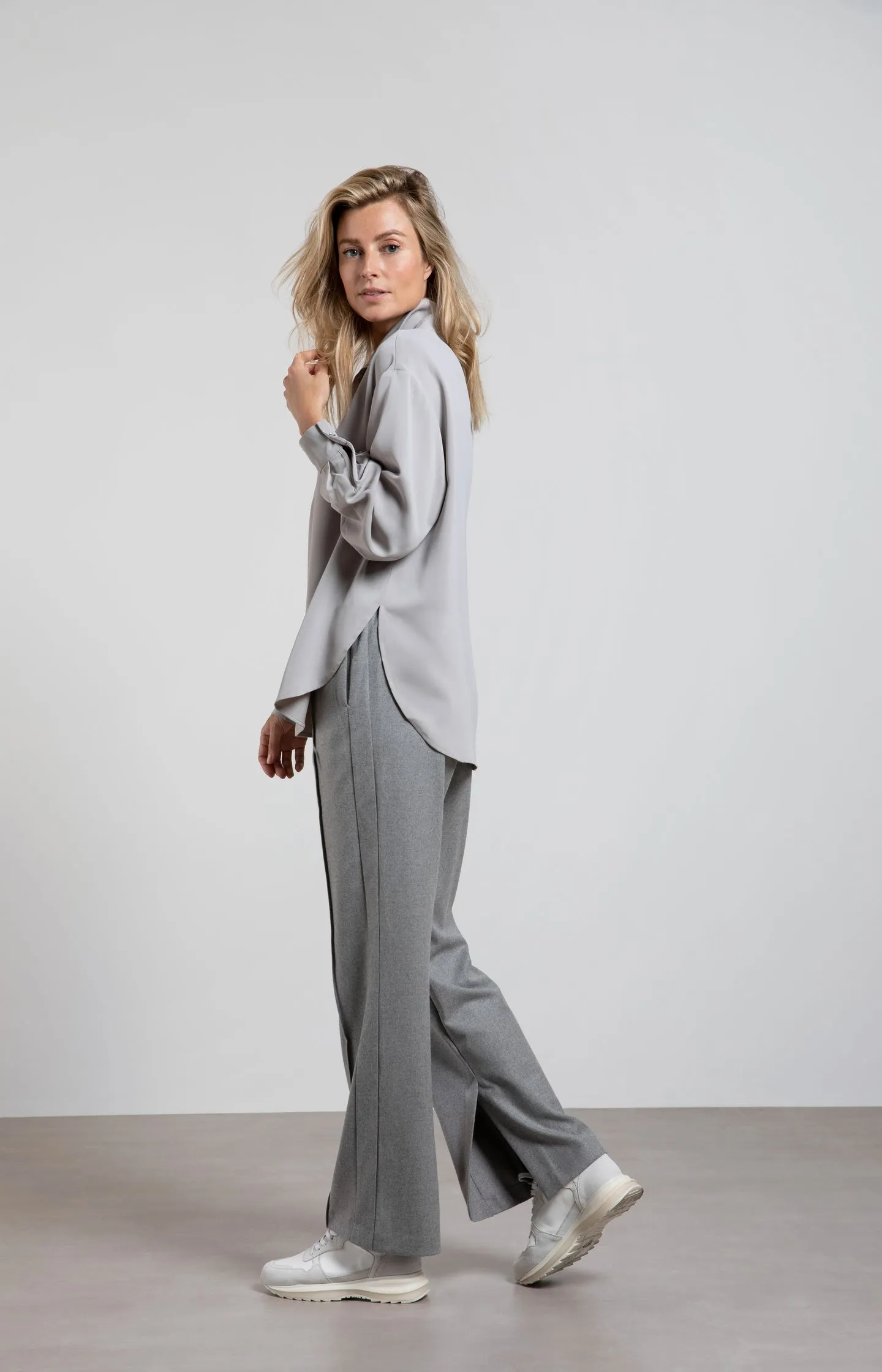 Soft wide leg trousers with elastic waist and a slit