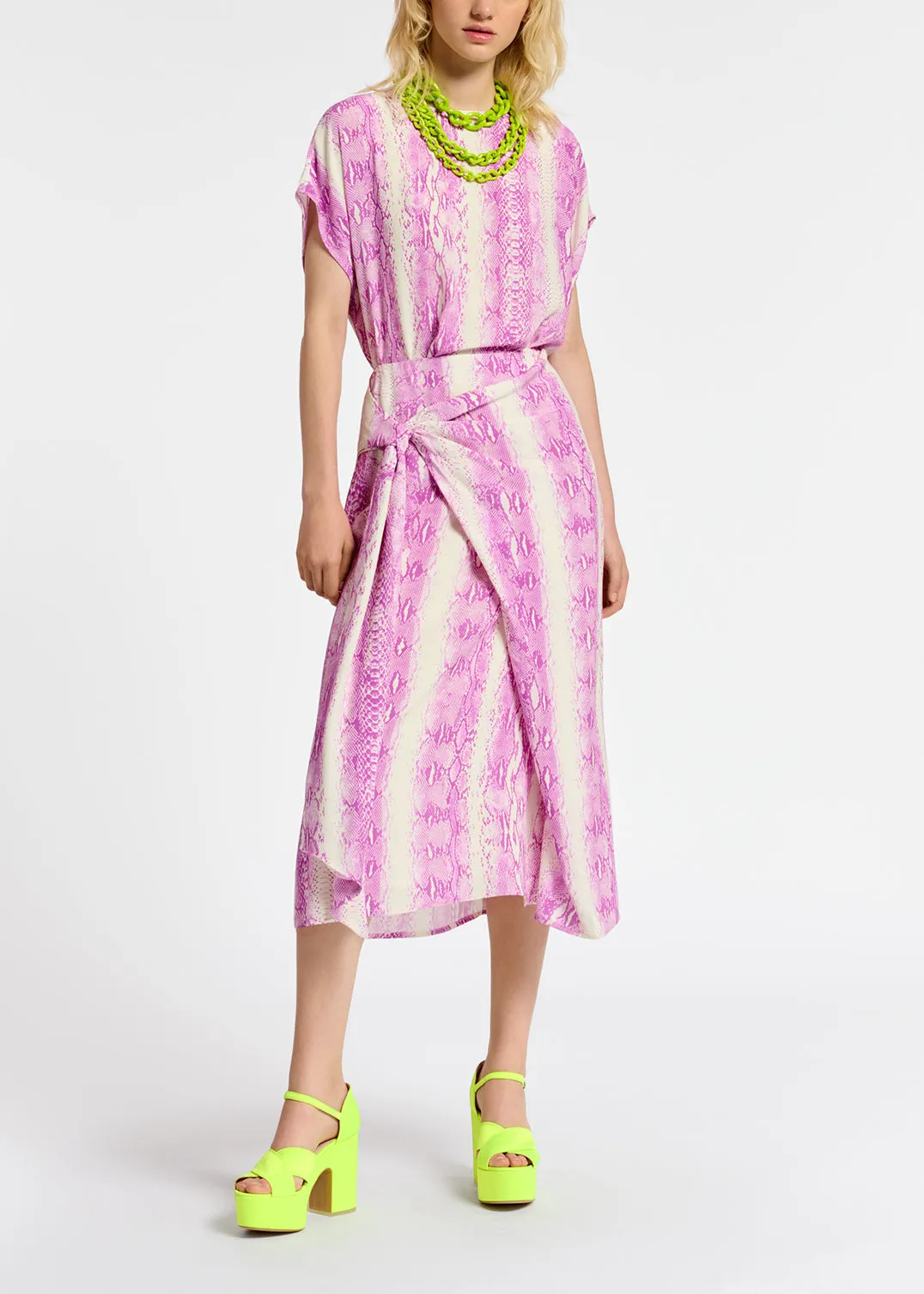 White and purple snake-print short-sleeved top