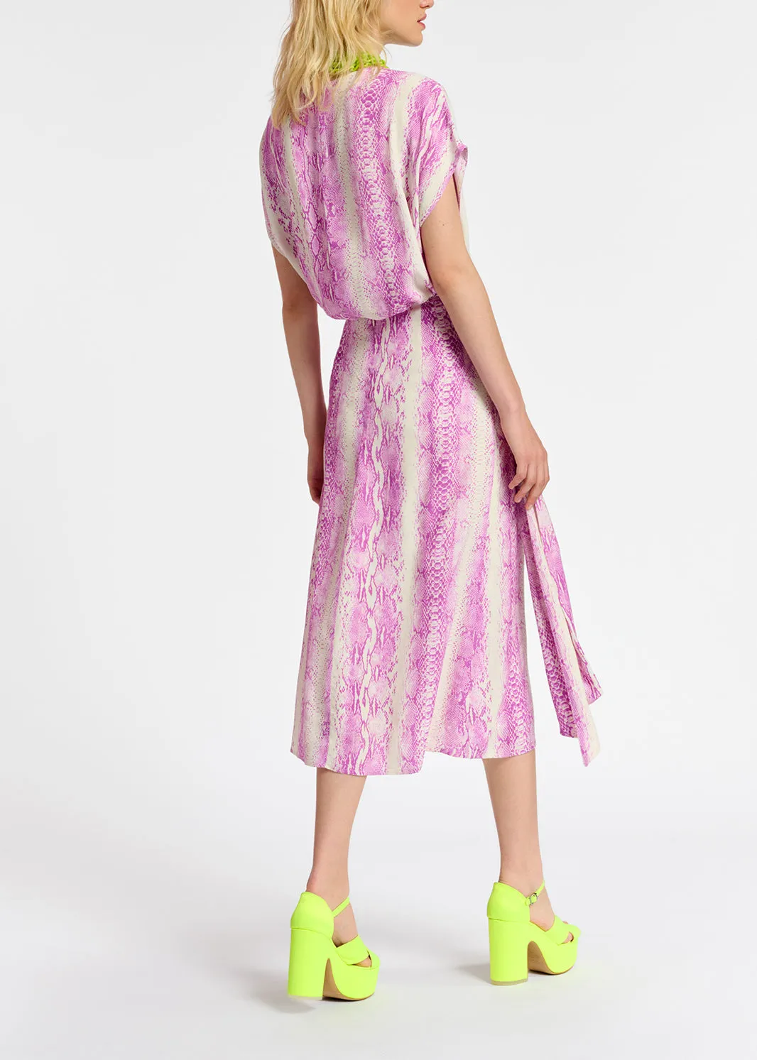 White and purple snake-print short-sleeved top