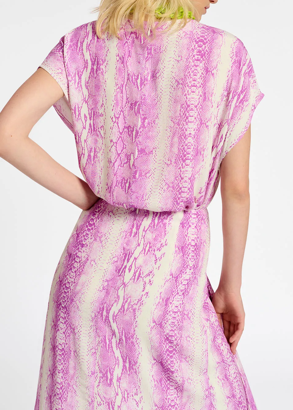White and purple snake-print short-sleeved top