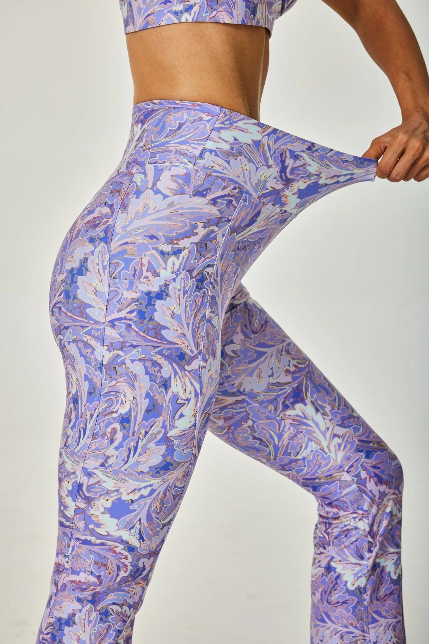 Womens Flare Workout Pants with Pockets – High Waist Bootcut Leggings in Purple Marble Print for Yoga, Fitness & Casual Wear